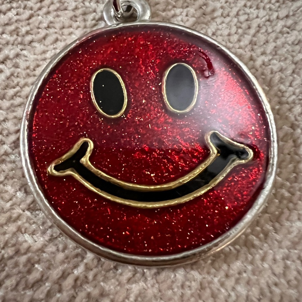 Red Smiley Face Keychain - Picture 2 of 4